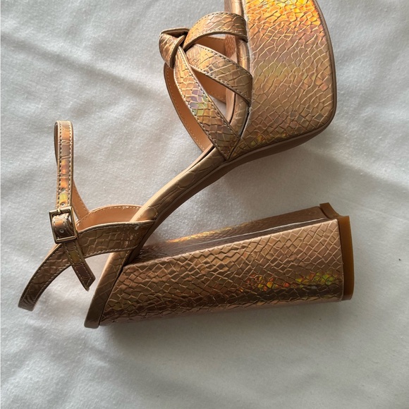 Beautiful straps sexy platform hills, ready for holiday - Picture 9 of 12